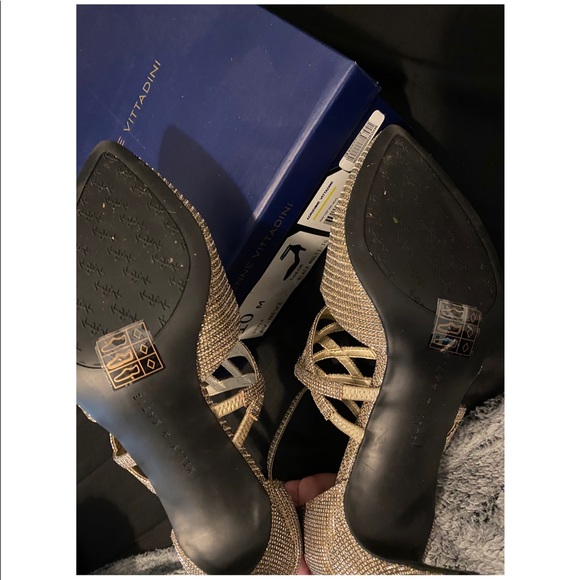 Women’s Heels - Picture 3 of 4